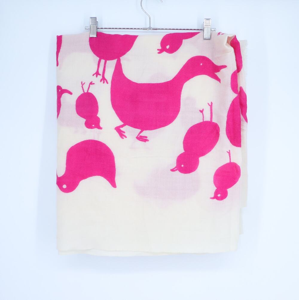 VIRGINA JOHNSON Duck Print Wool Scarf Ivory and Pink Woven Shawl Wrap